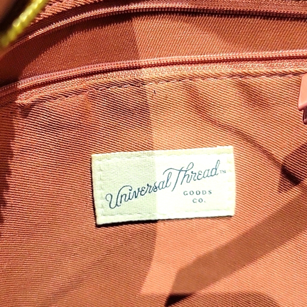 Universal Thread Salmon Crossbody - image 5